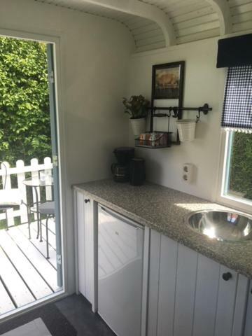 Shepherds Hut Oostvoorne Bagian luar foto
